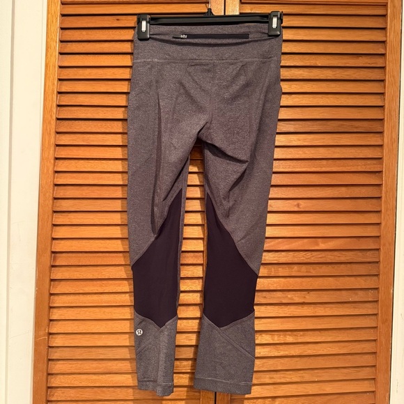 Lululemon Align 28” Grey and Black Athletic Active Leggings Sz 2 - Picture 4 of 7